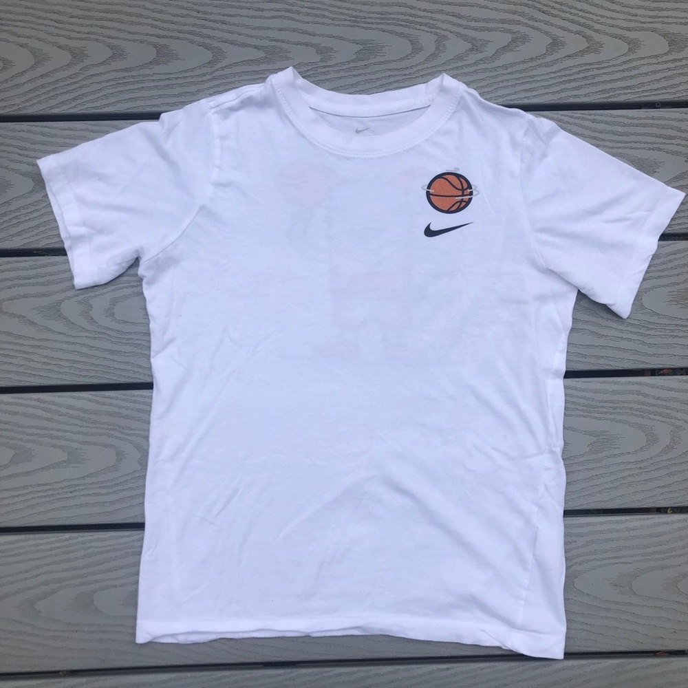 RARE ☆ NIKE GRAPHIC TEE